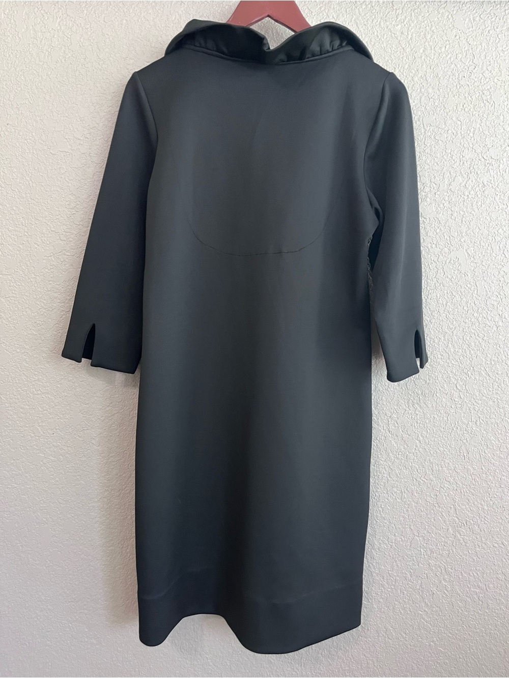 Gretchen Scott Black & Pink Ruffle Neck Jersey Dress - Size Large NWT - Picture 11 of 13